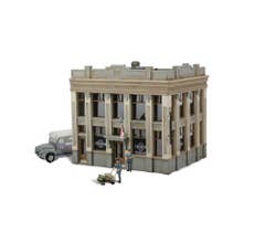 Woodland Scenics BR5033 Citizens Savings & Loan HO Scale (BUILT UP)
