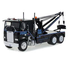 GreenLight 86627  O 1984 Freightliner FLA 9664 Tow Truck - Terminator 2: Judgment Day (1991)