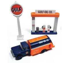 Classic Metal Works #40003 1960 Ford Tanker Truck with Station Sign & Pump Island- Gulf Oil